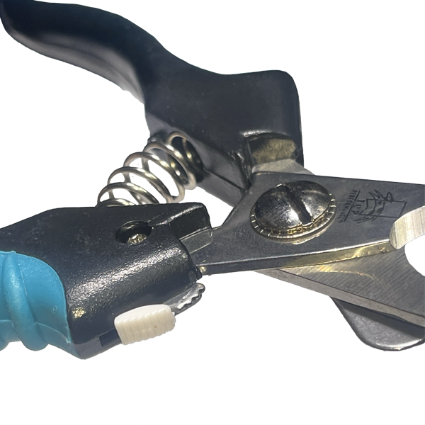 Master Grooming Tools Ergonomic Professional Nail Clippers Spring