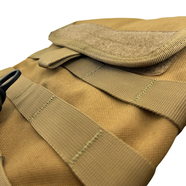 Close up image of the closure on the Condor Hydration Bag in coyote